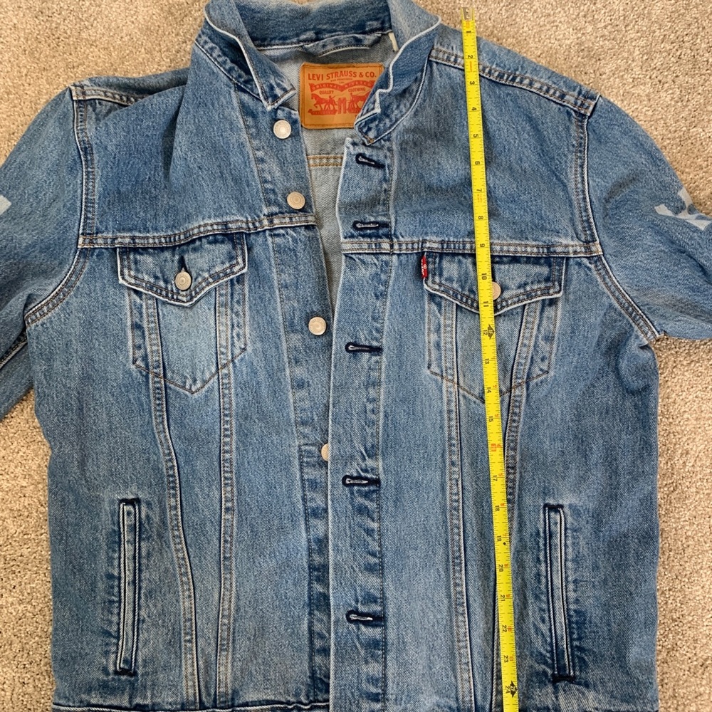 Levi’s oversized logo sleeve light denim jacket - Picture 9 of 9